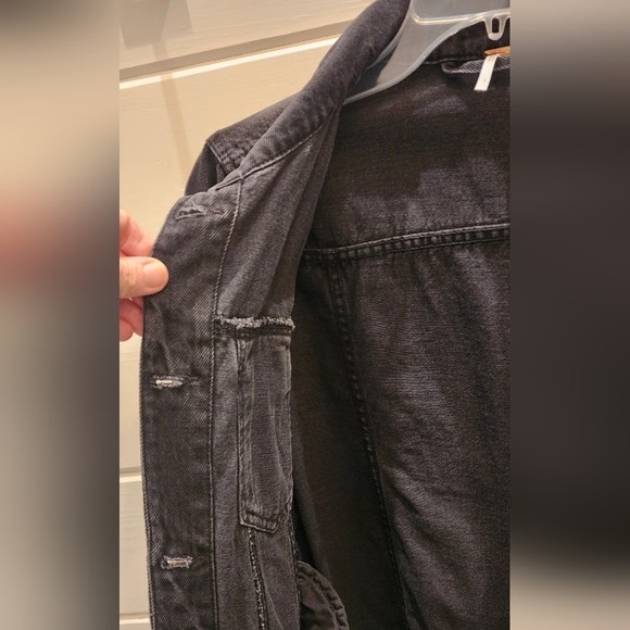 Like New Free People Rumors Women's Black Denim Jacket - Size Large - Picture 12 of 15